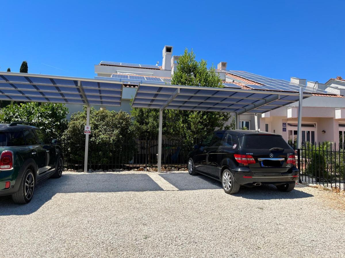 Appartement Grey Pearl With Free Ev Ch-Station à Valbandon Extérieur photo