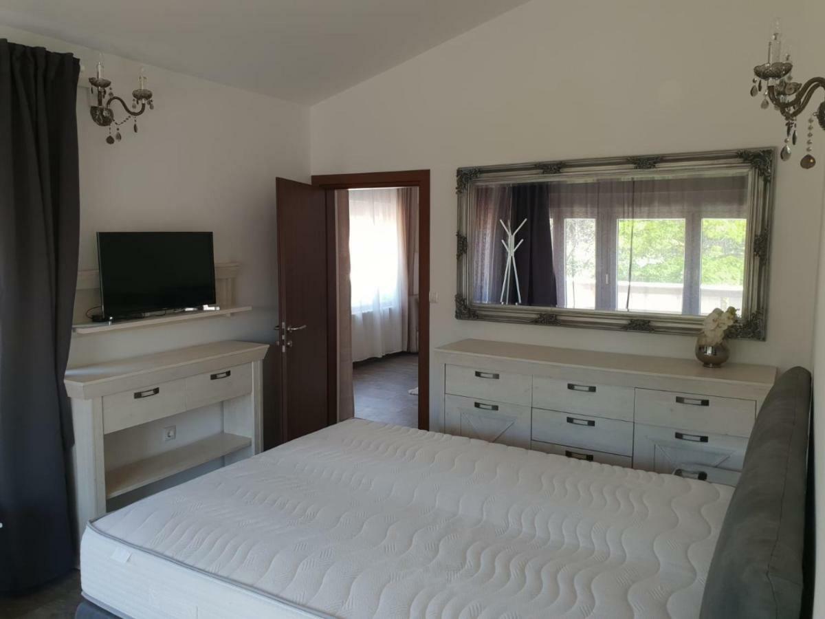 Appartement Grey Pearl With Free Ev Ch-Station à Valbandon Extérieur photo